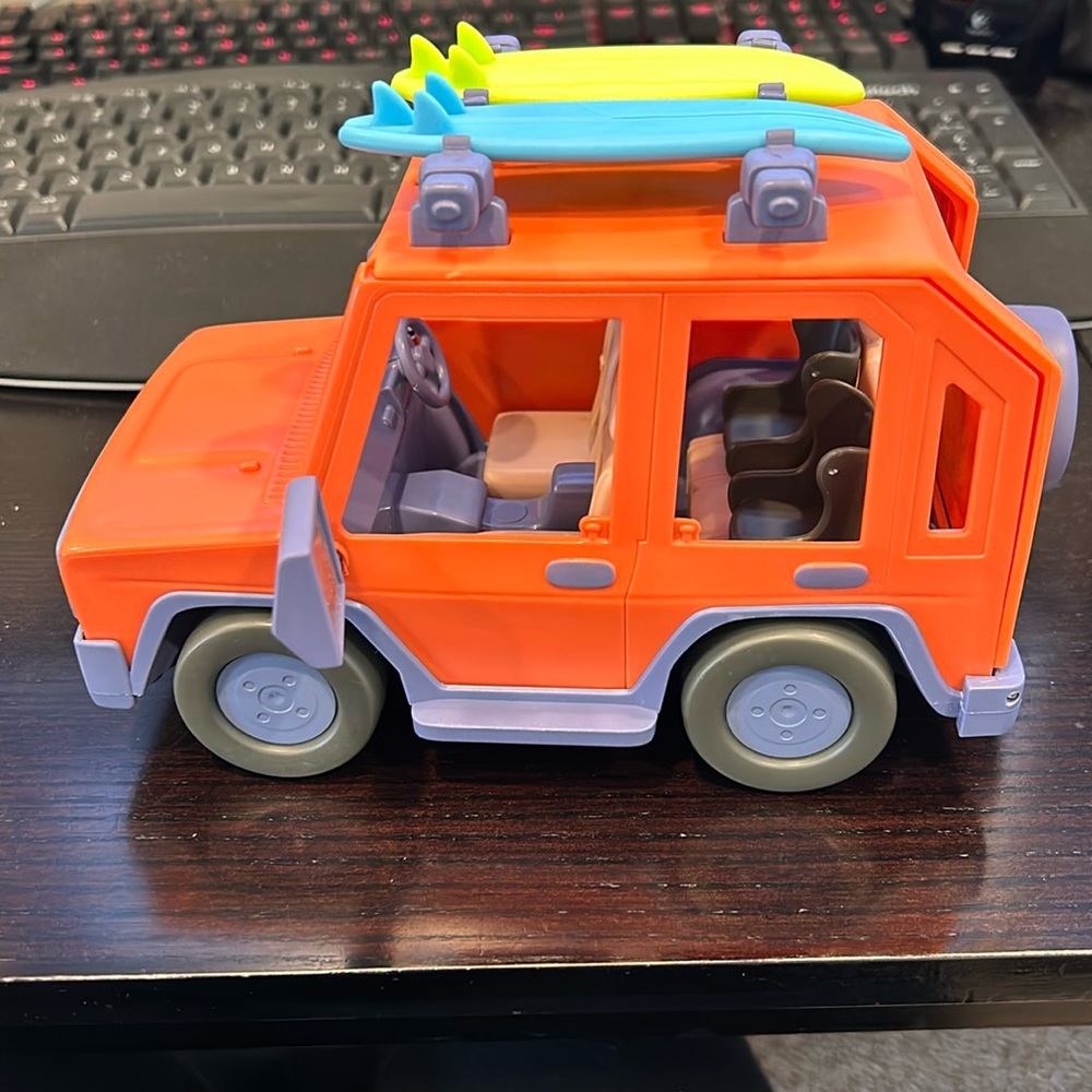 Bluey- heeler family jeep & Dad